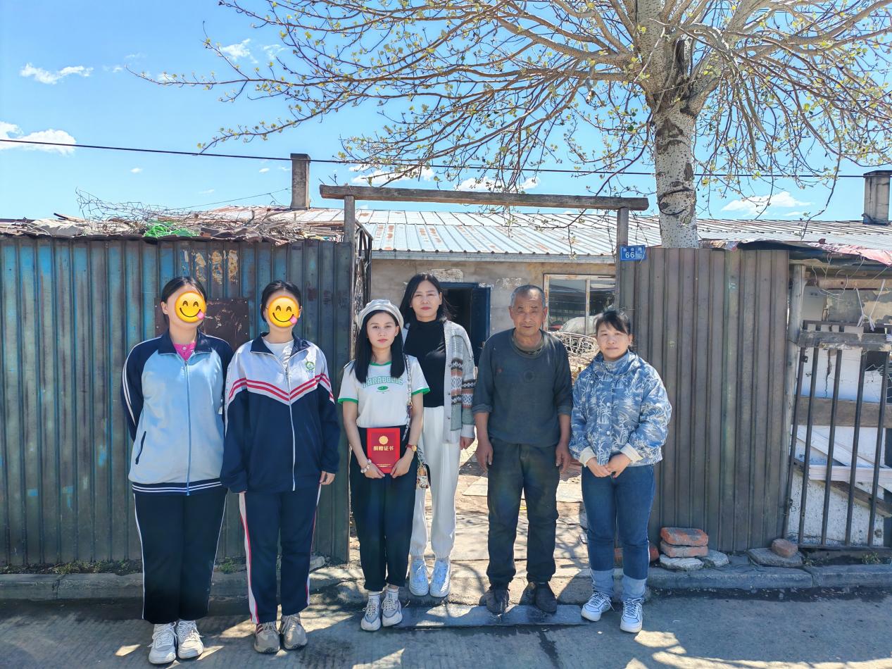 爱心女孩播撒希望之光 点亮寒门学子求学之路1.jpg